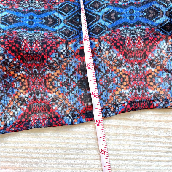 Violet & Claire Kaleidoscope Printed Blouse | Size Small - Picture 8 of 8